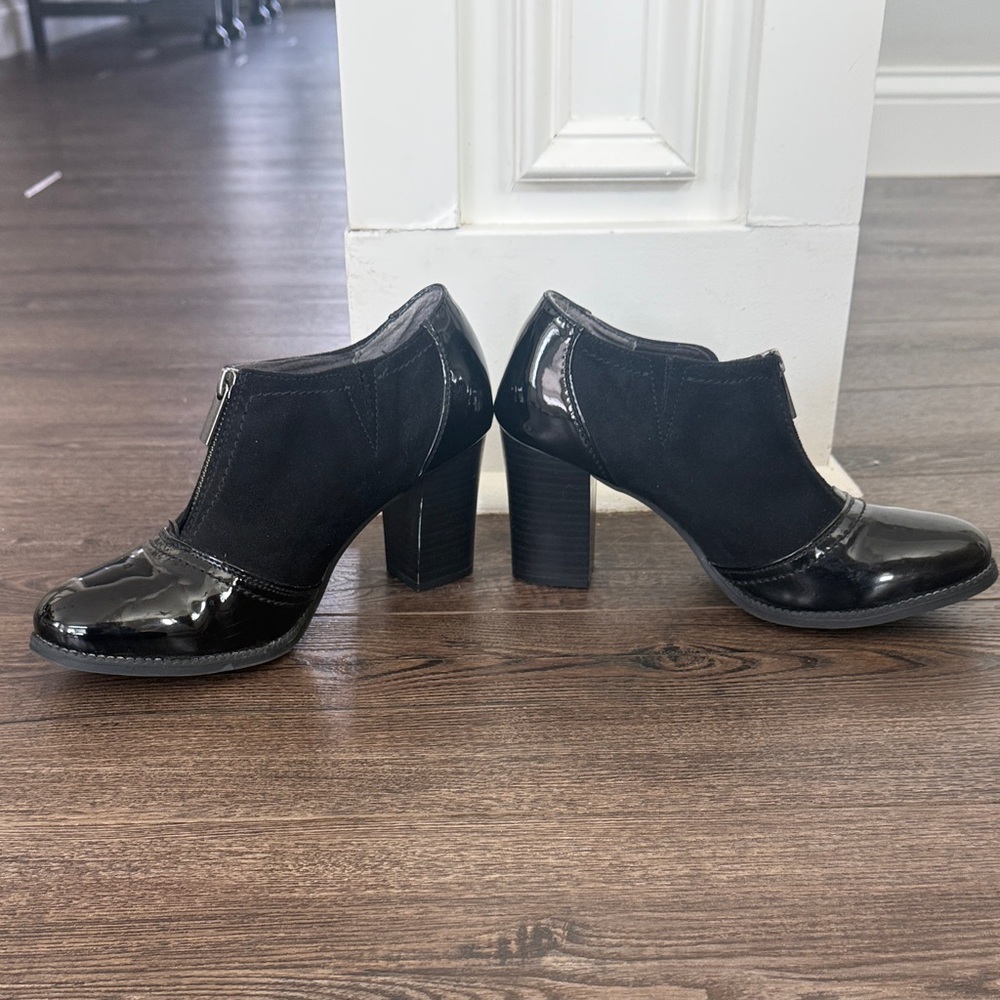 White Mountain Pawnee black suede and patent zip up booties NWOT 8.5 - Picture 6 of 10